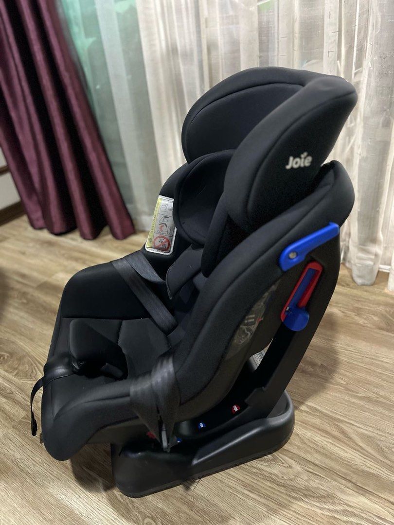 Joie Steadi (Category: Car Seats) located in Tapah. Submitted by nadwazaidi (Listing ID 1383547132, Image 2). Description: Carseat Joie Steadi boleh pakai from newborn until 4years or 18kg (whichever comes first). The condition tiptop lagi because Joie is one of the best carseat brands in the world. It comes with removable infant insert, so if baby dah besar boleh remove the headrest tu..
