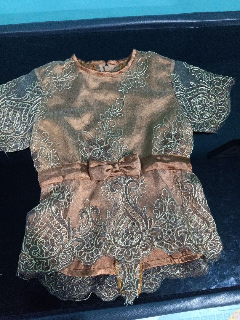 Kebaya anak mulai usia 1 tahun - 3 tahun (NEGO) (Kategori: 1 hingga 3 tahun) berada di Bekasi. Dikirim oleh rajigum (ID iklan 1383619962, Gambar 2). Deskripsi: tidak ada minus. untuk usia 1 tahun sampai 3 tahun. tergantung BB anak..