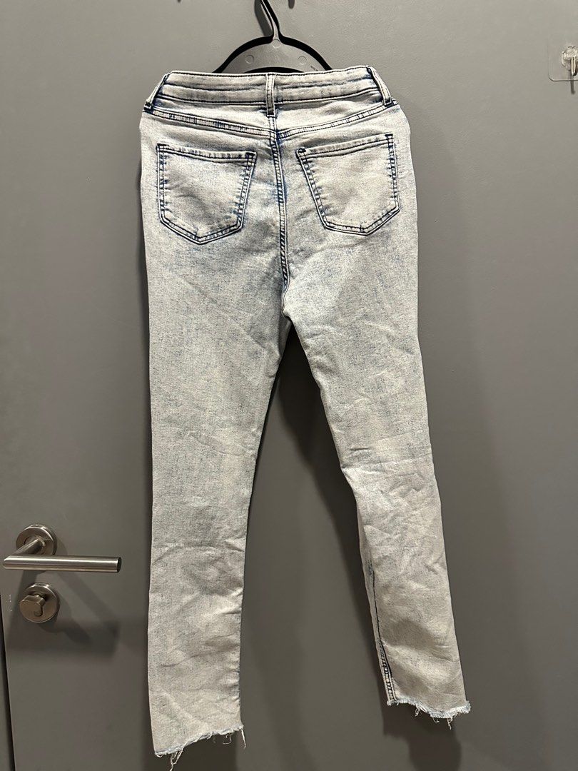 H&M jeans (girl) (Category: Babies & Kids Fashion) located in Cyberjaya. Submitted by zatimal (Listing ID 1383556477, Image 3). Description: Girl jeans light blue color H&M 10-11 yrs old Price include postage.
