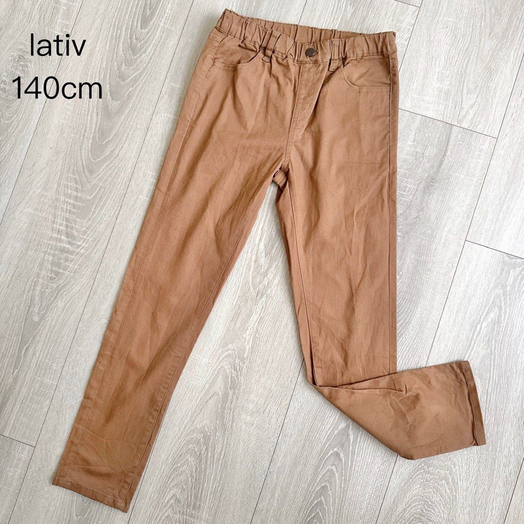 由 gracetwo (刊登 ID 1383493736，圖片 1) 提交，位於 台中市 (Taichung) 的 （二手良品）lativ兒童休閒褲（140cm） (類別：嬰兒及兒童流行時尚)，說明：（二手良品）lativ兒童休閒褲。尺寸： （140cm）。