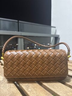 (Category: ) located in . Submitted by makeupholics (Listing ID 1383599707, Image 1). Description: .