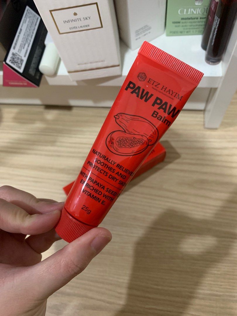 Lucas Papaw Ointment (Kategori: Rias Wajah) berada di Jakarta Barat. Dikirim oleh jualsecondbranded (ID iklan 1383641394, Gambar 1). Deskripsi: beli di ausii baru 3x pake ga langsung kena bibir yaa bagus buat lipbalmm.