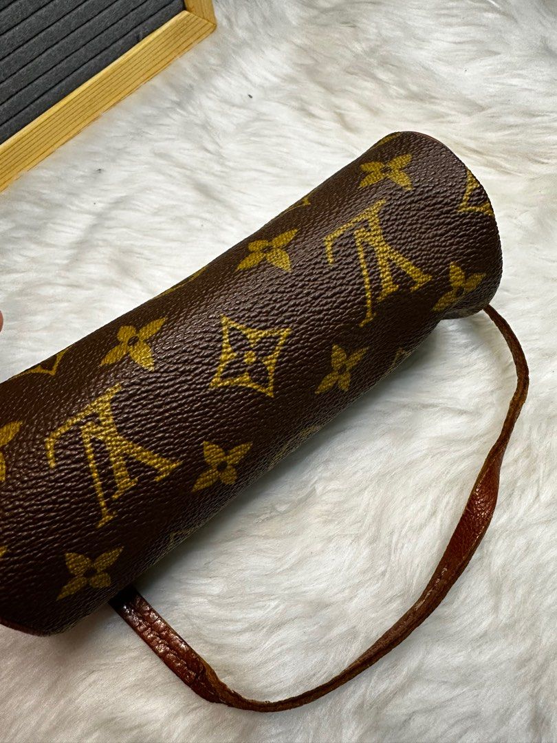 lv pochette mini (Category: Luxury Bags & Wallets) located in Antipolo. Submitted by ambercs (Listing ID 1383621723, Image 2). Description: lv pochette small cute vintage authentic from japan eclair zipper canvas is in good condition zipper need to replace pero at some point nasasara naman siya .