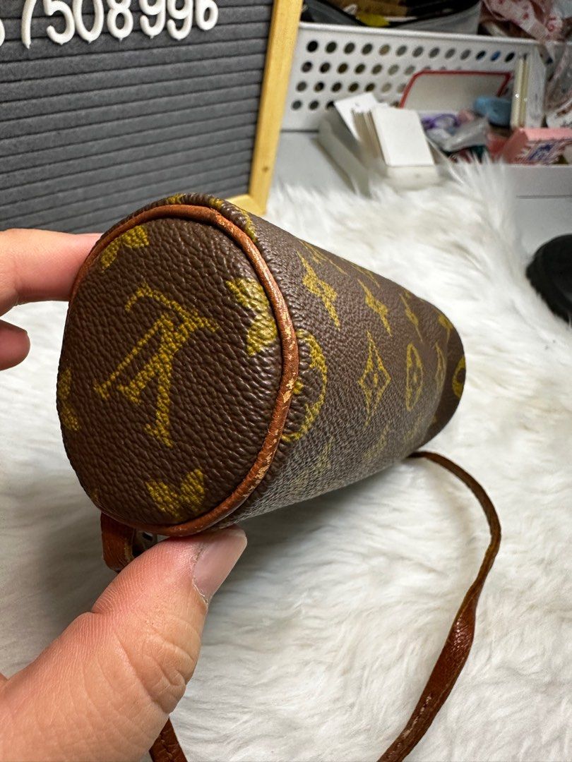 lv pochette mini (Category: Luxury Bags & Wallets) located in Antipolo. Submitted by ambercs (Listing ID 1383621723, Image 3). Description: lv pochette small cute vintage authentic from japan eclair zipper canvas is in good condition zipper need to replace pero at some point nasasara naman siya .