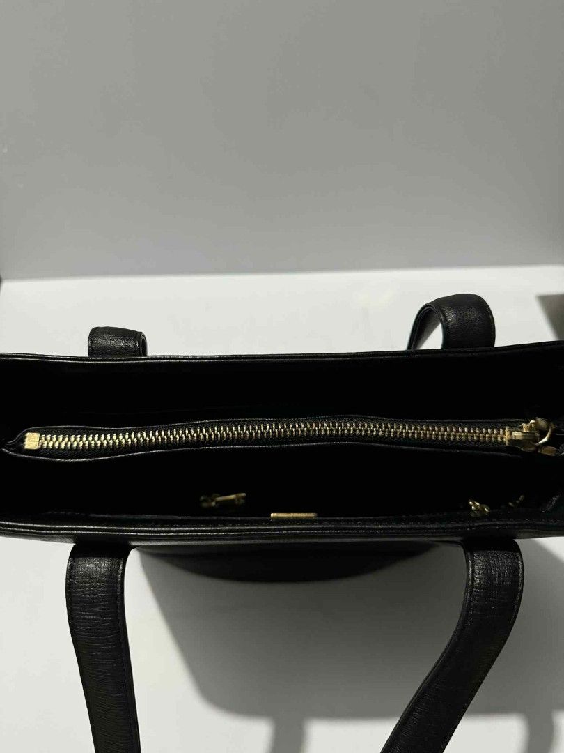 MCM OG Bag (Category: Shoulder Bags) located in Valenzuela. Submitted by ryu12 (Listing ID 1383555318, Image 3). Description: OG MCM bag price+ sf Thank you! Please check my other item. ❤️.