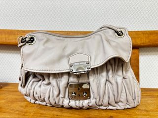 （分類：）位於 。 由 rachelwong8102 提交（商品編號 1383640423，圖片 1）。簡介： 。