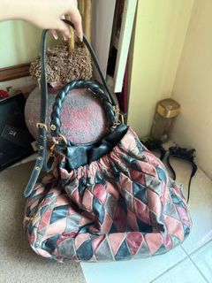 (Category: ) located in . Submitted by lykala (Listing ID 1383550362, Image 1). Description: .
