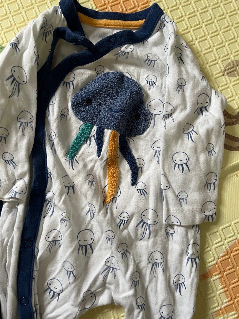 Mothercare sleep suit (Category: Babies & Kids Fashion) located in Kuala Lumpur. Submitted by nsyaaaa (Listing ID 1383561183, Image 2). Description: 6-9 months .