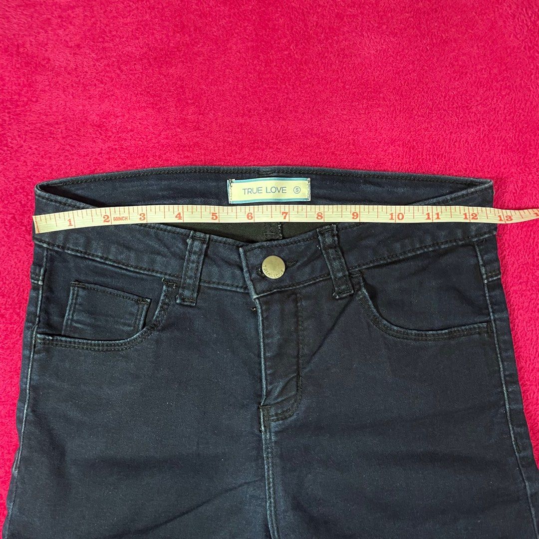 Mid Rise Navy Blue Cuffed Denim Shorts (Category: Shorts) located in Davao. Submitted by ourlovedthing (Listing ID 1383523067, Image 3). Description: Stretchy fabric Waistline: 25-26 inches Length: 12 inches Fits Sizes: XXS to S; see photos for measurements Condition: 10/10 (no flaws & in great condition) Please manage your expectations as this is a preloved item. What you see is what you get. Flaws are stated, otherwise the item is in great cond