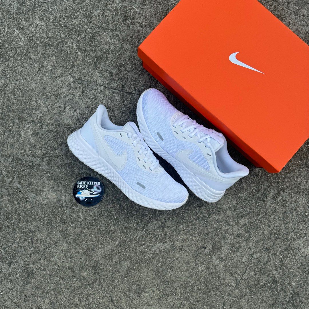 Nike Revolution 5 (Category: Sneakers) located in San Pedro. Submitted by gatekeeperkicks (Listing ID 1383640923, Image 1). Description: For Sale Nike Revolution 5 "Triple White" Brandnew Size 6.5 Womens ₱1,295 Only ( BELOW SRP ) 🚚 Can Ship Nationwide 📍 San Pedro, Laguna.