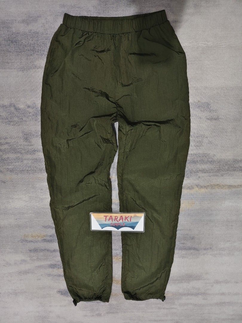 palm angels wooven pants (Category: Luxury Apparel) located in Baguio. Submitted by igorotak.111.taraki.com (Listing ID 1383625878, Image 1). Description: Fs palm angels wooven pants good as new no issues 2 front pockes wth adjustable tie sa laylayan l-42 w-24 stretch up to 31 can fit 24-31 can do garterized waist hem-7.