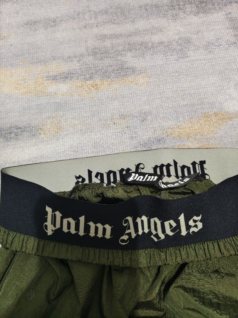 palm angels wooven pants (Category: Luxury Apparel) located in Baguio. Submitted by igorotak.111.taraki.com (Listing ID 1383625878, Image 3). Description: Fs palm angels wooven pants good as new no issues 2 front pockes wth adjustable tie sa laylayan l-42 w-24 stretch up to 31 can fit 24-31 can do garterized waist hem-7.