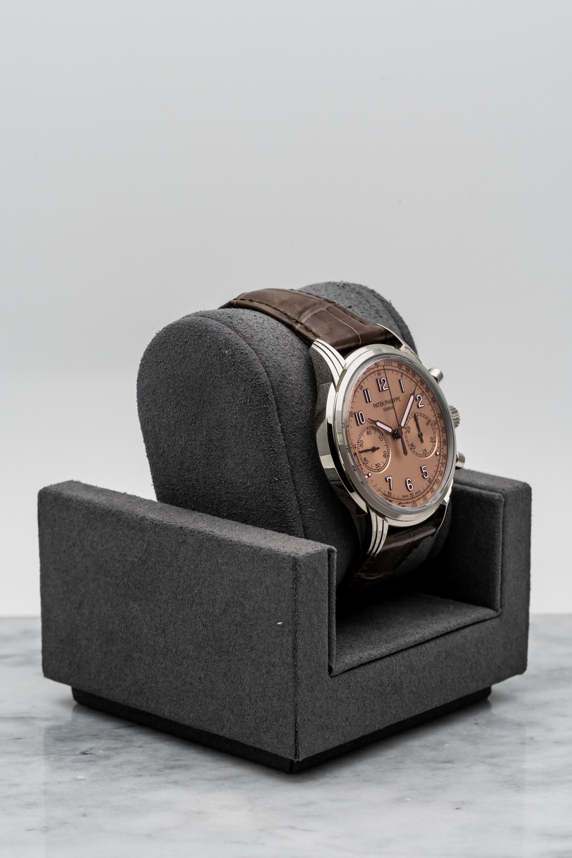 Patek Philippe 5172G-010 – Salmon Dial, White Gold Chronograph • 2023 • 📦 & 📄 (Category: Watches) located in Singapore. Submitted by timetells (Listing ID 1383535183, Image 3). Description: Brand: Patek Philippe Model: Chronograph Reference Number: 5172G-010 Year: 2023 Case Size: 41mm Case: 18K White Gold Dial: Opaline Rose Gold (Salmon) with Arabic Numerals Strap: Brown Alligator with Deployant Clasp Movement: Manual-Winding (Calibre CH 29‑535