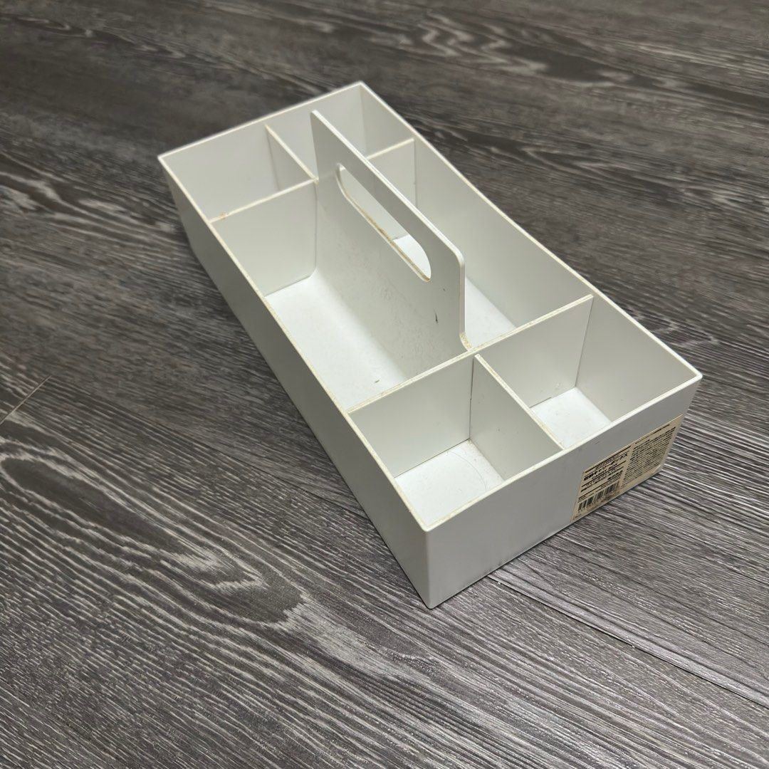 由 on_sell.tw (刊登 ID 1383639307，圖片 1) 提交，位於 屏東縣 (Pingtung) 的 無印良品PP手提收納盒 (類別：清潔工具)，說明：。