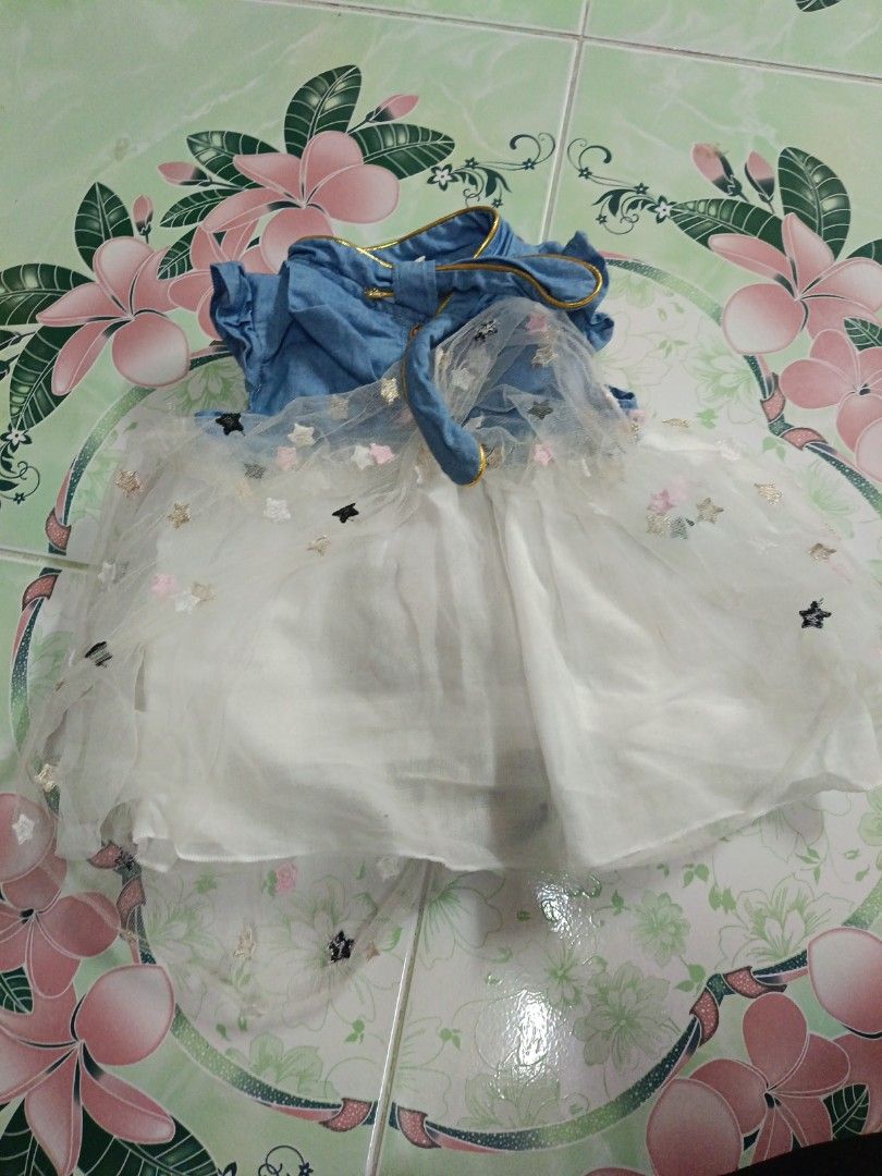 Prelove Dress (Category: Babies & Kids Fashion) located in Pulau Langkawi. Submitted by handcraftbysaia (Listing ID 1383542204, Image 1). Description: 👶 *Prelove Dress Shirt Baby Girl* (12 m - 24 m) ❤️ Dah siap basuh, sedia untuk terus dipakai ✨ Masih elok, comel & selesa untuk si manja! 🚚 *Postage:* RM8 (Semenanjung) 📦 Boleh gabung dengan item lain untuk jimat kos! 📍 *Self Pickup:* Kuah, Langkawi #PrelovedBaby #BajuBabyMurah #RompersBaby #La