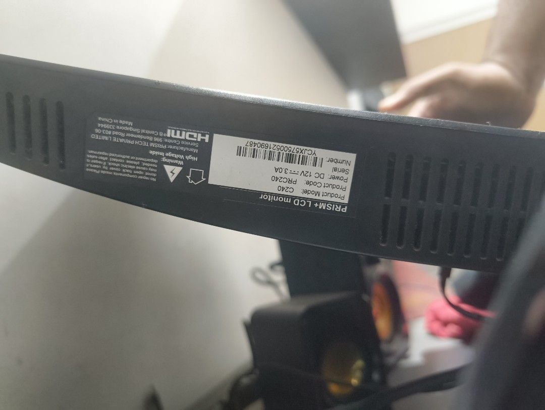 Prism+ Curved Monitor C24063205800049667112