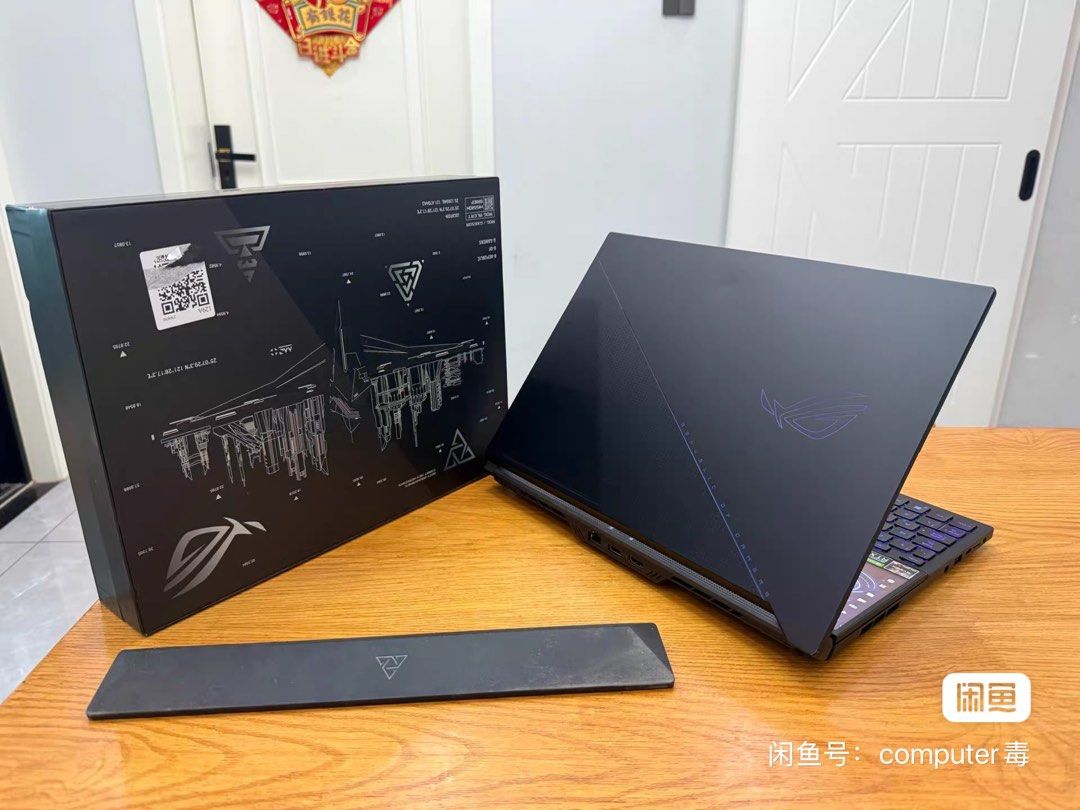 Asus Rog Zephyrus Duo 2022 冰刃6 3080ti （分類：手提電腦）位於 Hong Kong。 由 jesscatom 提交（商品編號 1383648863，圖片 1）。簡介： Rog 幾乎全新 有原裝盒子電源 ROG 冰刃6雙屏 rtx3080ti r9 6900hx 32g內存 2t固態硬盤 主屏2.5K165Hz 副屏4K 機子整體成色95新，，其他很輕微的使用痕跡，功能完好，一切正常，沒有暗病。 香港買的 很少用電池90+。