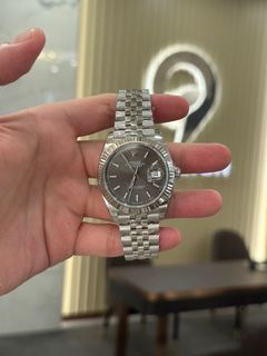 (Category: ) located in . Submitted by 9thwatchshop (Listing ID 1383582289, Image 1). Description: .