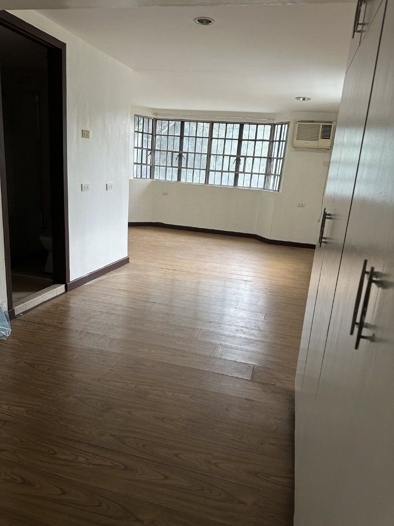 Room for rent (Category: Room Rentals) located in Mandaluyong City. Submitted by yeoj1221 (Listing ID 1383647708, Image 2). Description: Big room with aircon 12k with 1 slot for car parking 10k no parking slot Good for bachelor/ couple With own toilet and bath With hot and cold shower With built in cabinets Unfurnished Safe, 24/7 guarded compound Walking distance to public rides Near commercial establishments, church, market and shawmall 1 month 