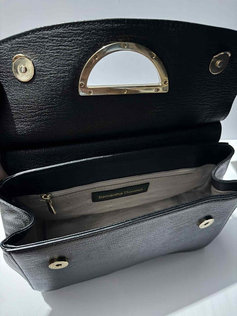 Samantha Thavasa (Category: Cross-body Bags) located in Valenzuela. Submitted by ryu12 (Listing ID 1383564331, Image 3). Description: Samantha Thavasa Bag. Japan Brand. no issues except some minor scratches in hardware. With Sling..