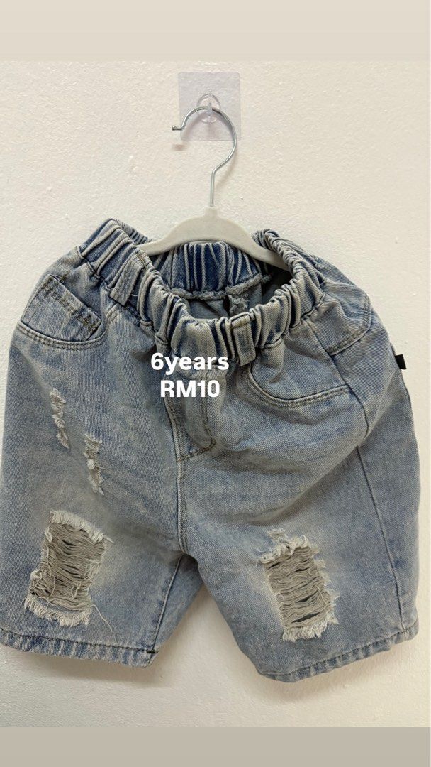 seluar jean pendek (Category: Babies & Kids Fashion) located in Kuala Lumpur. Submitted by leyn88 (Listing ID 1383637067, Image 1). Description: .