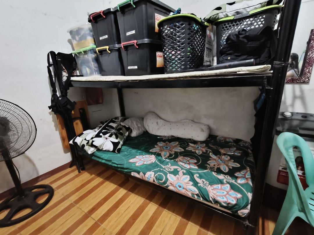 Single Size Double Deck Frame (No foam) (Category: Bed Frames & Mattresses) located in Makati City. Submitted by gabriela_09 (Listing ID 1383539828, Image 2). Description: PS. Wala na po itong hagdan sa taas at mga harang sa mga gilid..