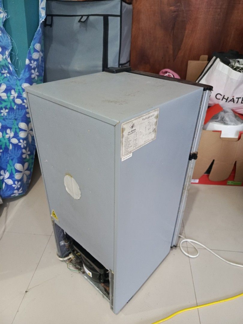 Small Ref (Category: Refrigerators and Freezers) located in Rizal. Submitted by chelsealoise (Listing ID 1383569770, Image 3). Description: Small refrigerator. with separate freezer. *may small tungkab sa freezer but still working. malakas freezer. decluttering - as is item. needs cleaning bawal sa maselan.