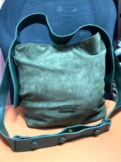 (Category: ) located in . Submitted by bheytrends (Listing ID 1378734683, Image 1). Description: .