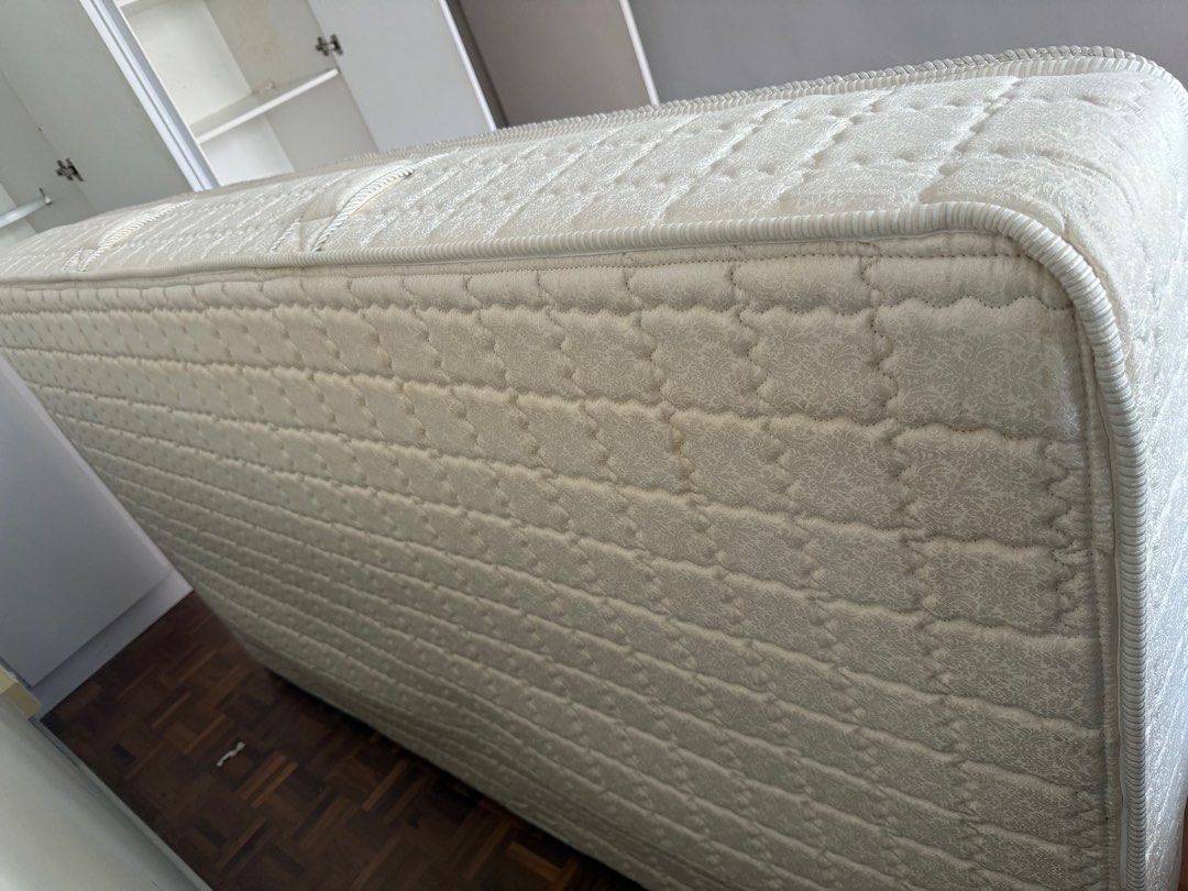 super single mattress - Like New Condition