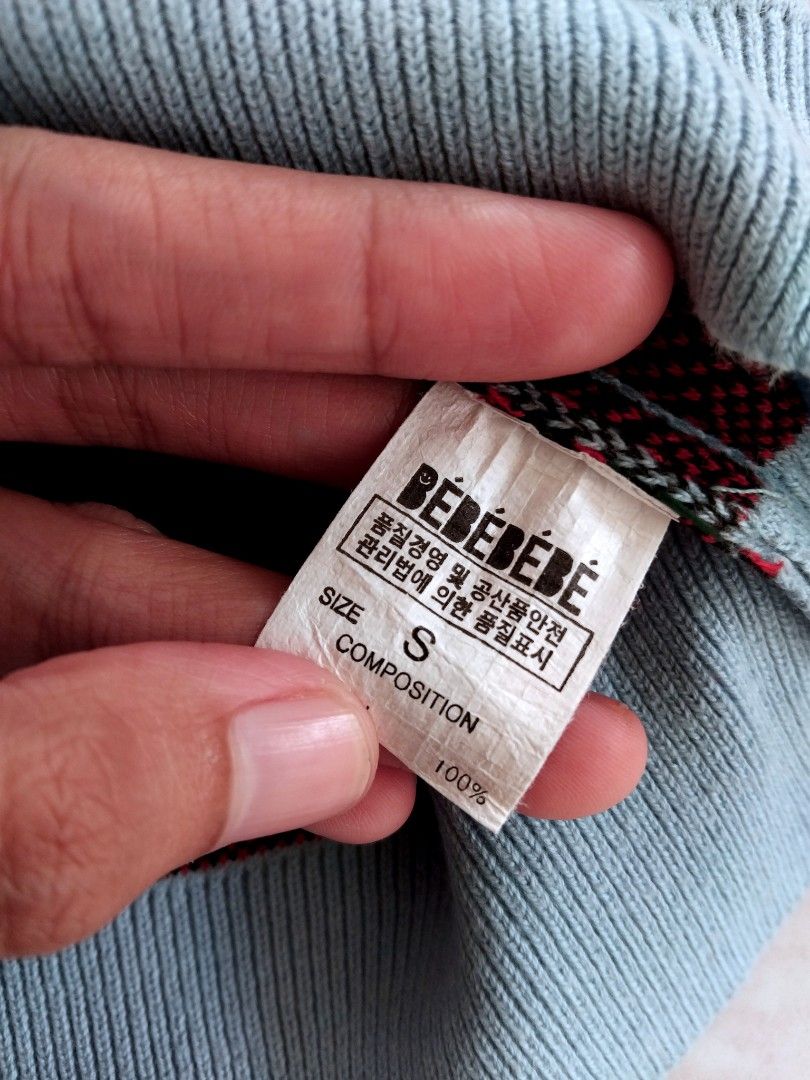 Sweater rajut motif apel Bebebebe anak 2-3t (Kategori: 1 hingga 3 tahun) berada di Bogor. Dikirim oleh hellohighfivekids (ID iklan 1383540273, Gambar 3). Deskripsi: tag S, estimasi 2-3t bisa pakai pemakaian wajar rajut minus ada beberapa noda titik spidol dan noda samar butuh kucek (cek foto) warna masih pekat, lucuu 👌🏻.