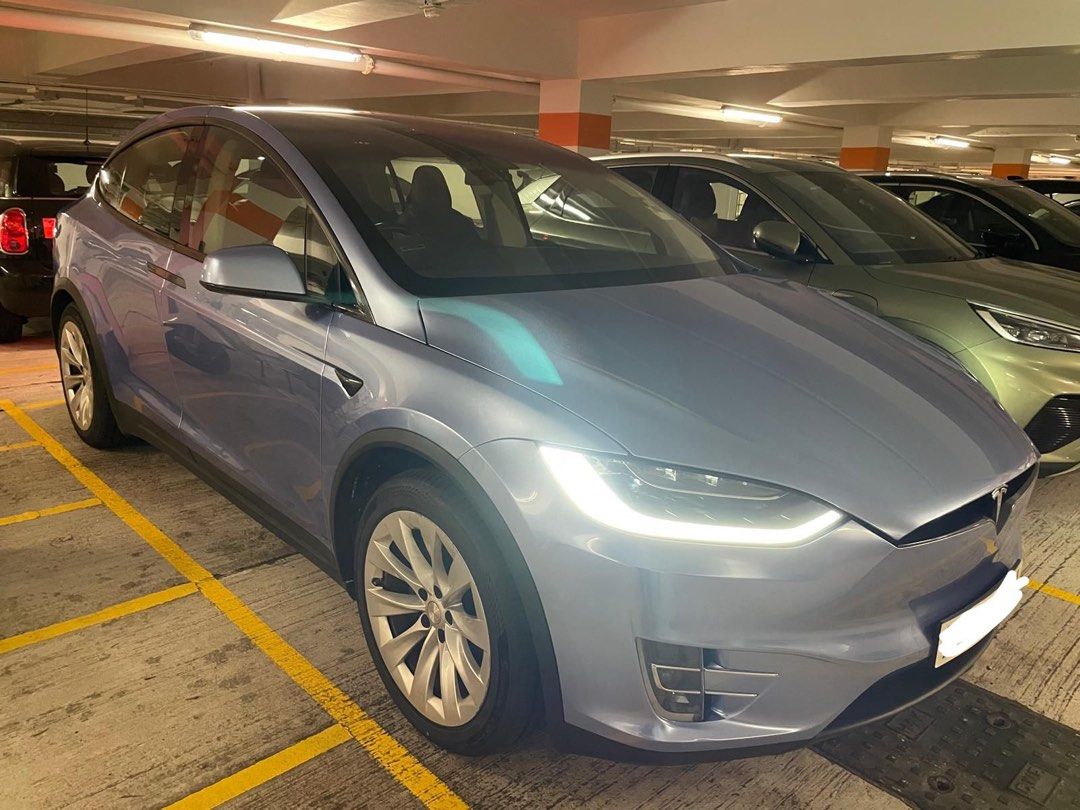 Tesla Model X 75D (A) （分類：車輛放售）位於 Hong Kong。 由 lighthouse7 提交（商品編號 1383626658，圖片 2）。簡介： Tesla Model X 75D 2017 7 seaters Battery at 90% health 100% charge at 298 KM Mileage 150,000 KM 2 previous owners Lifetime Free Supercharge CCS V3 charger Technology package Carbon fibre & alcantara interior. Light headliner Smart Air Suspension. Premium Audio. Free spotify & internet New tires New lower and upper arms Adaptive Cruise Control Best condition, l