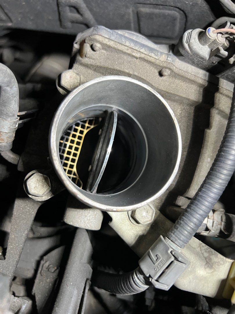 Toyota Alphard ANH20 replace front wheel bearing n clean throttle body, Car Accessories, Car ...