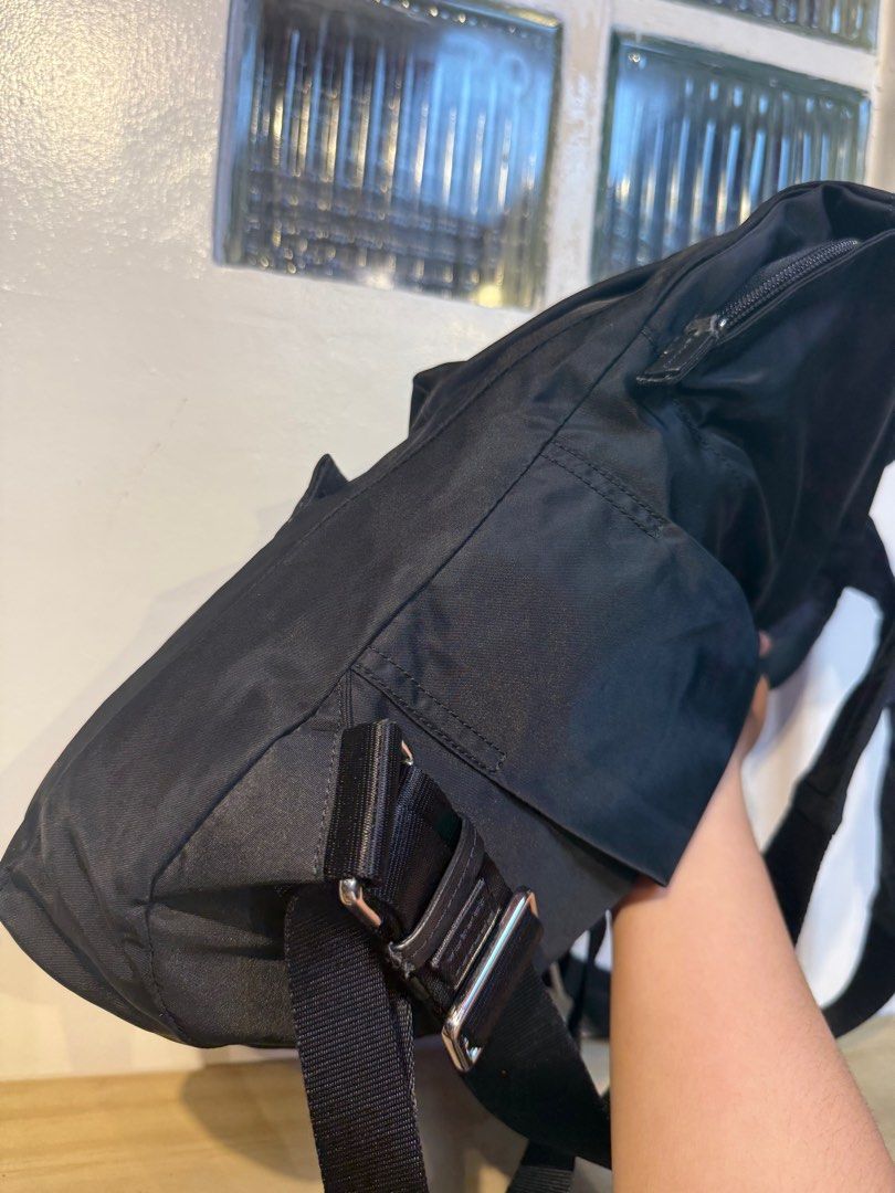Tumi Nylon Backpack (Category: Luxury Bags & Wallets) located in Pasig City. Submitted by armoire_deluxe (Listing ID 1383509308, Image 3). Description: Pre💕 item. In good condition..