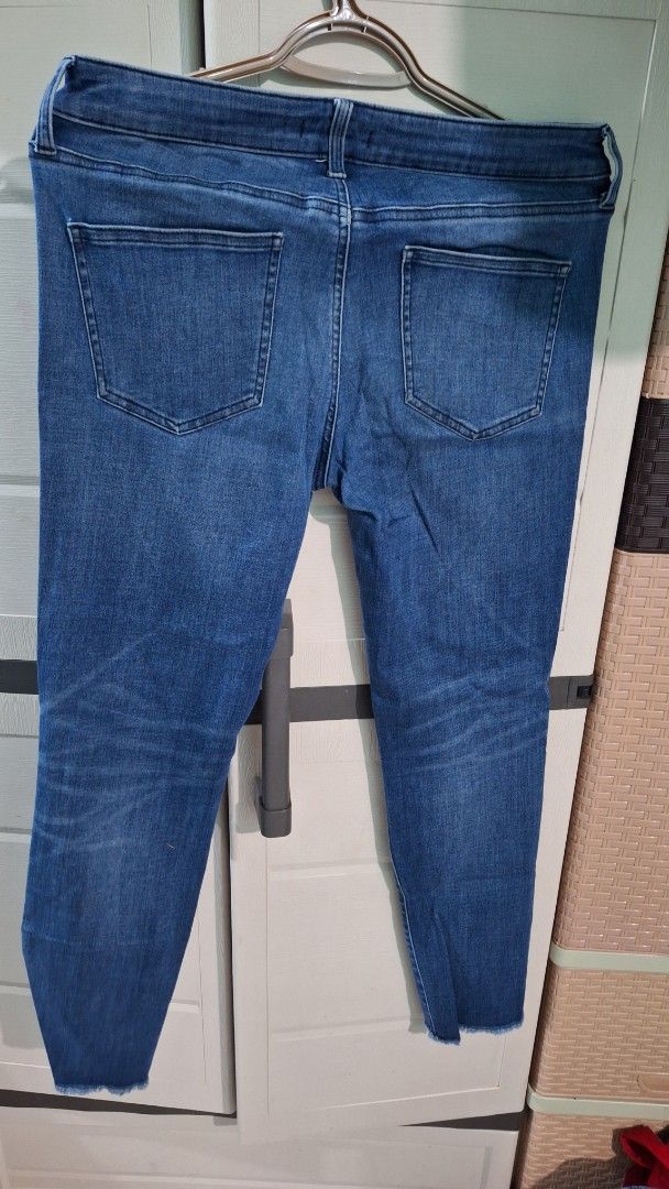 Ultra Stretch Pants (Category: Jeans) located in Mandaluyong City. Submitted by adeonlyme (Listing ID 1383577215, Image 3). Description: .