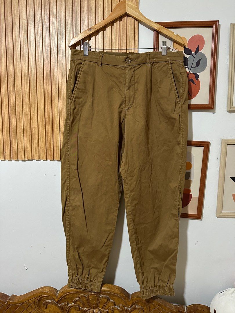 UNIQLO EZY Slim-Fit Jogger Pants (Category: Joggers) located in Talavera. Submitted by trendzone.collection (Listing ID 1383473563, Image 2). Description: .