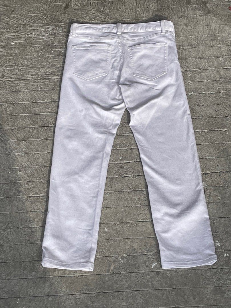 Uniqlo Straight Cut Jeans (Category: Jeans) located in Manila. Submitted by cdabs (Listing ID 1383585443, Image 2). Description: rfs: declutterring altered length length - 36.5 waist - 30 leg opening - 6.