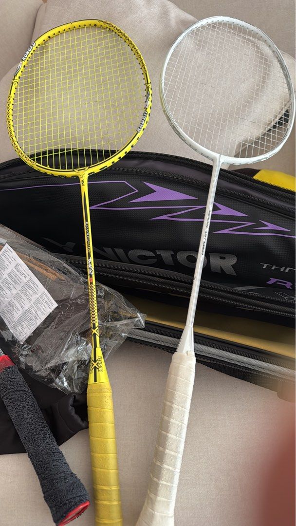 Redson White Racket Venson Kungfu Rabbit & Redson AT-25 Badminton Rackets - Yellow & White ...