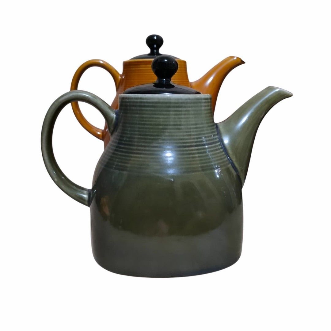 VINTAGE CANTERBURY BIG CERAMIC TEAPOT (Category: Coffee & Tea Tableware) located in Baao. Submitted by all.things.japan (Listing ID 1383648009, Image 3). Description: VINTAGE CANTERBURY BIG CERAMIC TEAPOT ✅ Like New ✅ Large Capacity ✅ Collectible item ✅ Vintage Brand: a. dép. e Dimensions (in inches): 7.0 (H) x 5.5 (W) P580.00 each Add SF Comment Mine or DM for order MOP: GCash/LBP/Maya Please note that colors may vary due to lighting condition a