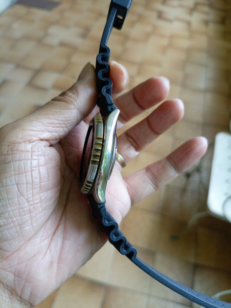 Vintage Citizen lefty divers automatic watch (Category: Men's Watches) located in Paranaque City. Submitted by timeforus (Listing ID 1383588474, Image 2). Description: good working condition.