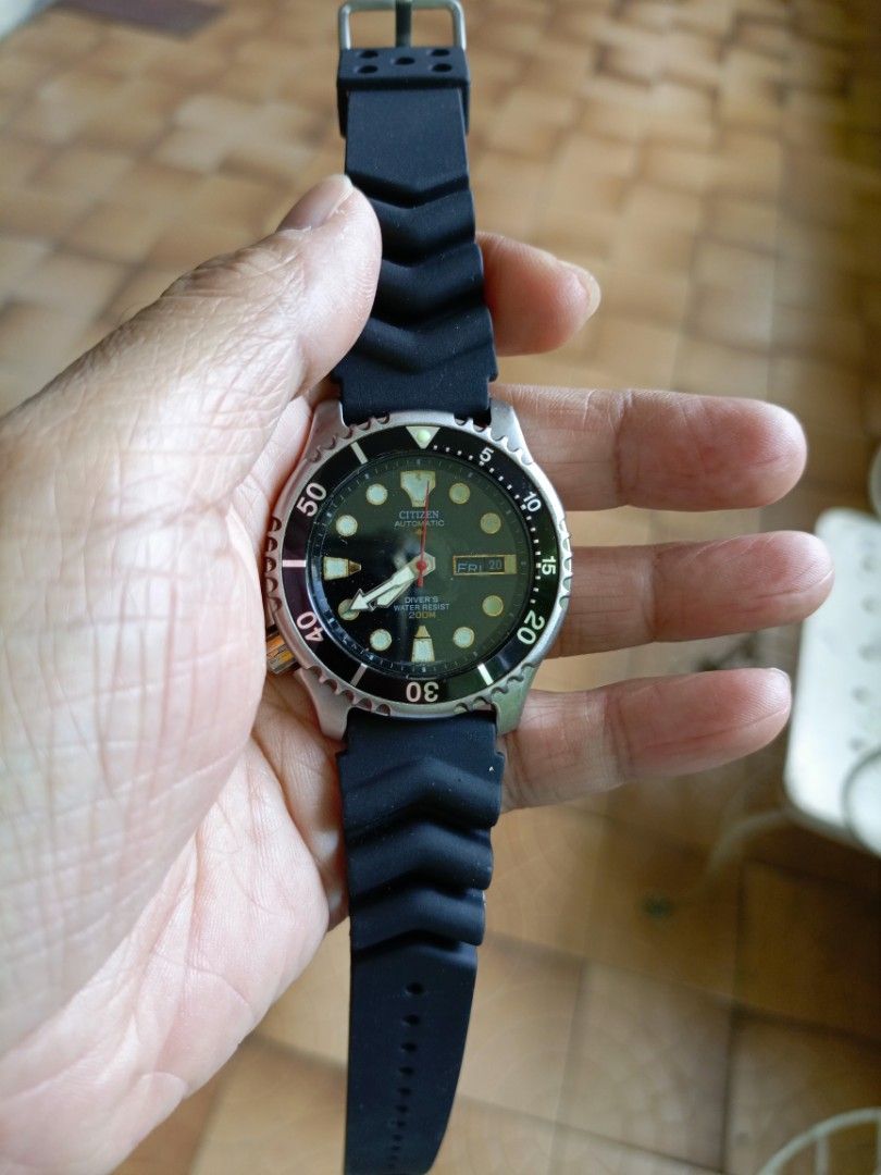 Vintage Citizen lefty divers automatic watch (Category: Men's Watches) located in Paranaque City. Submitted by timeforus (Listing ID 1383588474, Image 1). Description: good working condition.