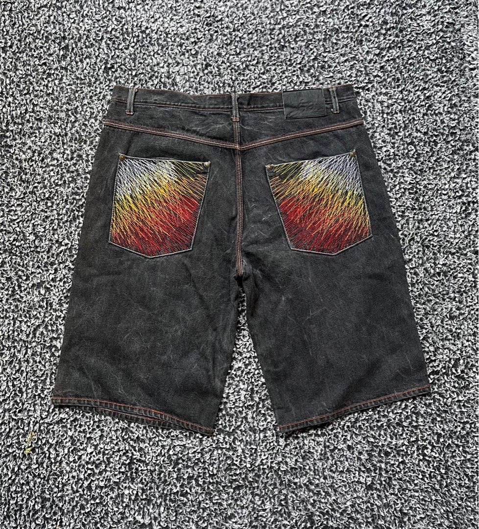 Vintage Fire Elements Y2K Shorts | Size 40 (Category: Shorts) located in General Trias. Submitted by zrchustle.604 (Listing ID 1383620969, Image 1). Description: no issue.