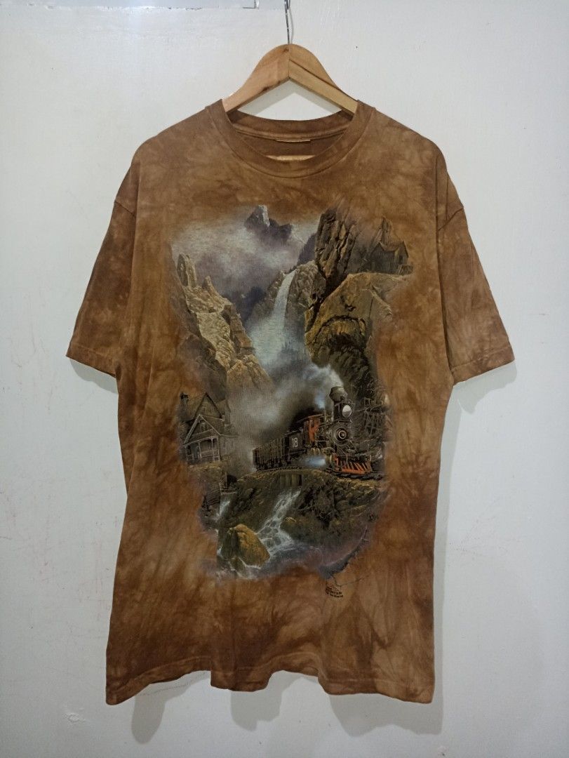 Vintage the mountain Train tee shirt 1999 (Category: Tshirts & Polo Shirts ) located in Alaminos. Submitted by aefalvarez (Listing ID 1383661748, Image 1). Description: dimes/size already included in the pictures.