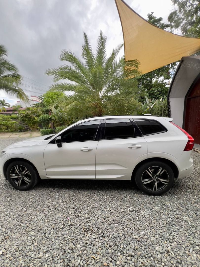 Volvo XC60 Auto (Category: Used Cars) located in Taguig. Submitted by pcgonzales00151 (Listing ID 1383533861, Image 3). Description: RUSH SALE! VOLVO XC60 (Hybrid) - Original Selling Price: P3.1M - Rush Sale: P2.7M - Purchase Price: P4.3M - Released: July 2022 - Mileage: 48,868 kms - RFS: Upgrading to 7-seater Clean car title History of maintenance available Well maintained by Volvo service center in Pasong Tamo, Makati Very good condition Newly 