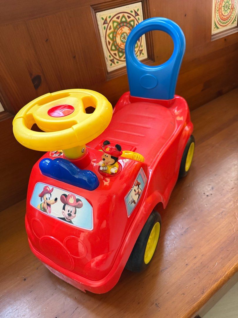 Walkers (Category: Infant Playtime) located in Kuala Lumpur. Submitted by sd673475 (Listing ID 1383570614, Image 1). Description: All for 50.