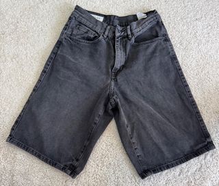 (Category: ) located in . Submitted by shopwithian (Listing ID 1383640094, Image 1). Description: .
