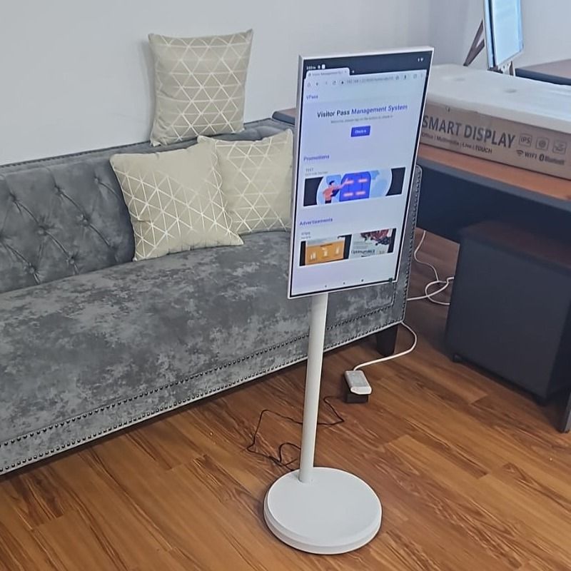 32inch 8+128G Touchscreen with Mobile stand 4K/high Resolution /rotate/tilt (Category: Monitor Screens) located in Singapore. Submitted by tvmountsg.com (Listing ID 1378421158, Image 1). Description: 32" 4K touch Screen floor mobile stand 8+128GB OS:Android 14 Resolution:3840x2160 Display colors:16.7M colors Contrast ratio:3000:1 Response time:16ms Back-light type:Eled Luminance:250cdm2 Aspect Ratio:16:9 Number of points:10-point Wifi 6 Support U