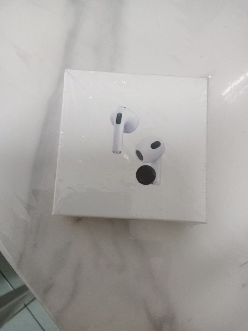 由 abcc087665233 (刊登 ID 1378337580，圖片 3) 提交，位於 屏東縣 (Pingtung) 的 一般 (類別：耳機)，說明：耳機是全新的，藍芽耳機。