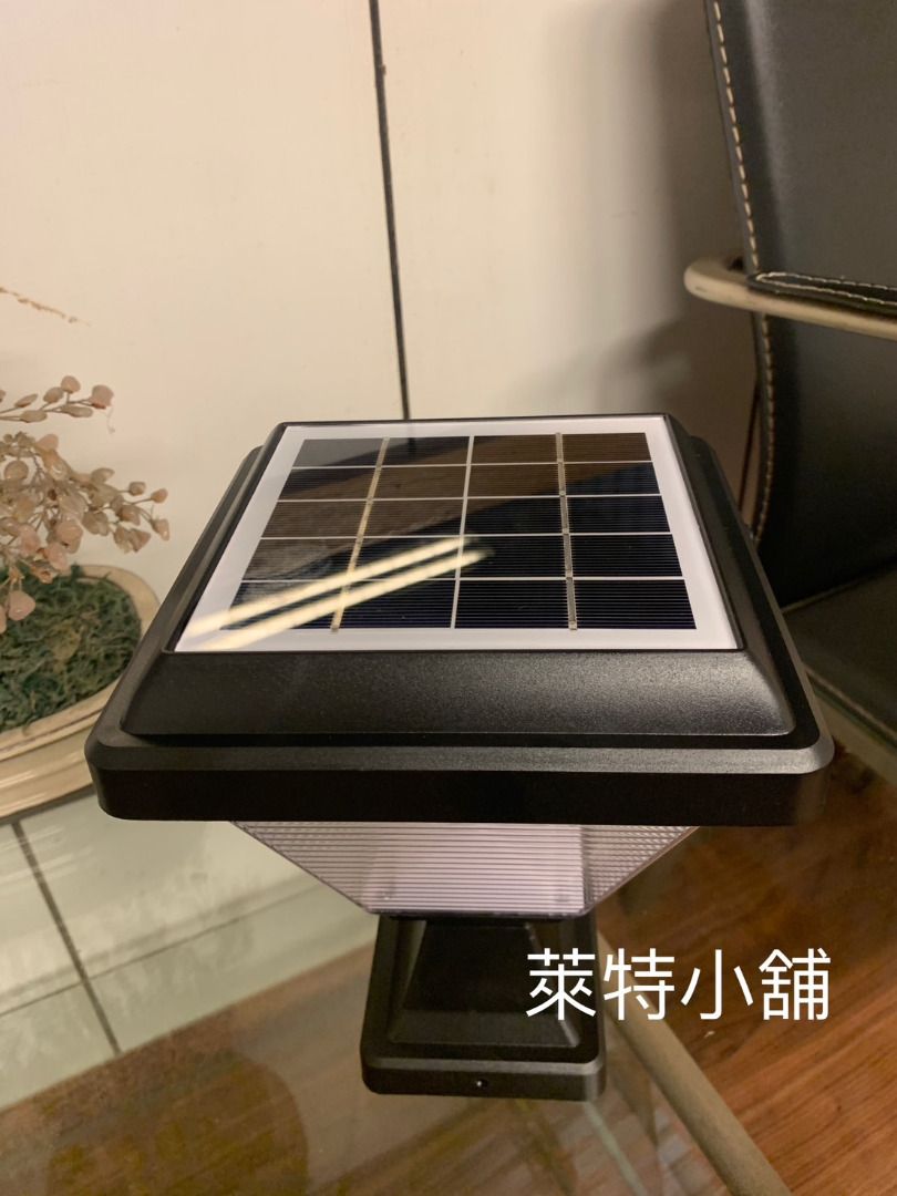 由 oct04 (刊登 ID 1378418840，圖片 2) 提交，位於 台北市 (Taipei) 的 太陽能門柱燈.柱頭燈 (類別：燈飾)，說明：商品狀態:全新 商品數量:一組 商品尺寸:約W160*H200mm 商品材質：ABS燈體/PC燈罩 太陽能板:5V/2W 電池規格:3.2V/2000mAh 色溫規格:黃光 注意事項:因其他賣場同步刊登中若有意購買請先提問 面交時間地點:上班日9：00～16：00五股凌雲路自取。