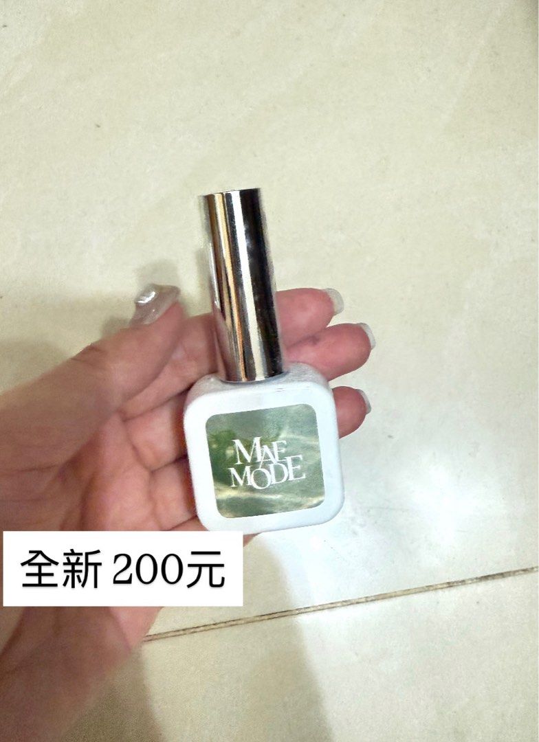 由 kkuru918 (刊登 ID 1378511603，圖片 1) 提交，位於 台北市 (Taipei) 的 色鉛筆 膠 (類別：美甲、手部保養)，說明：。