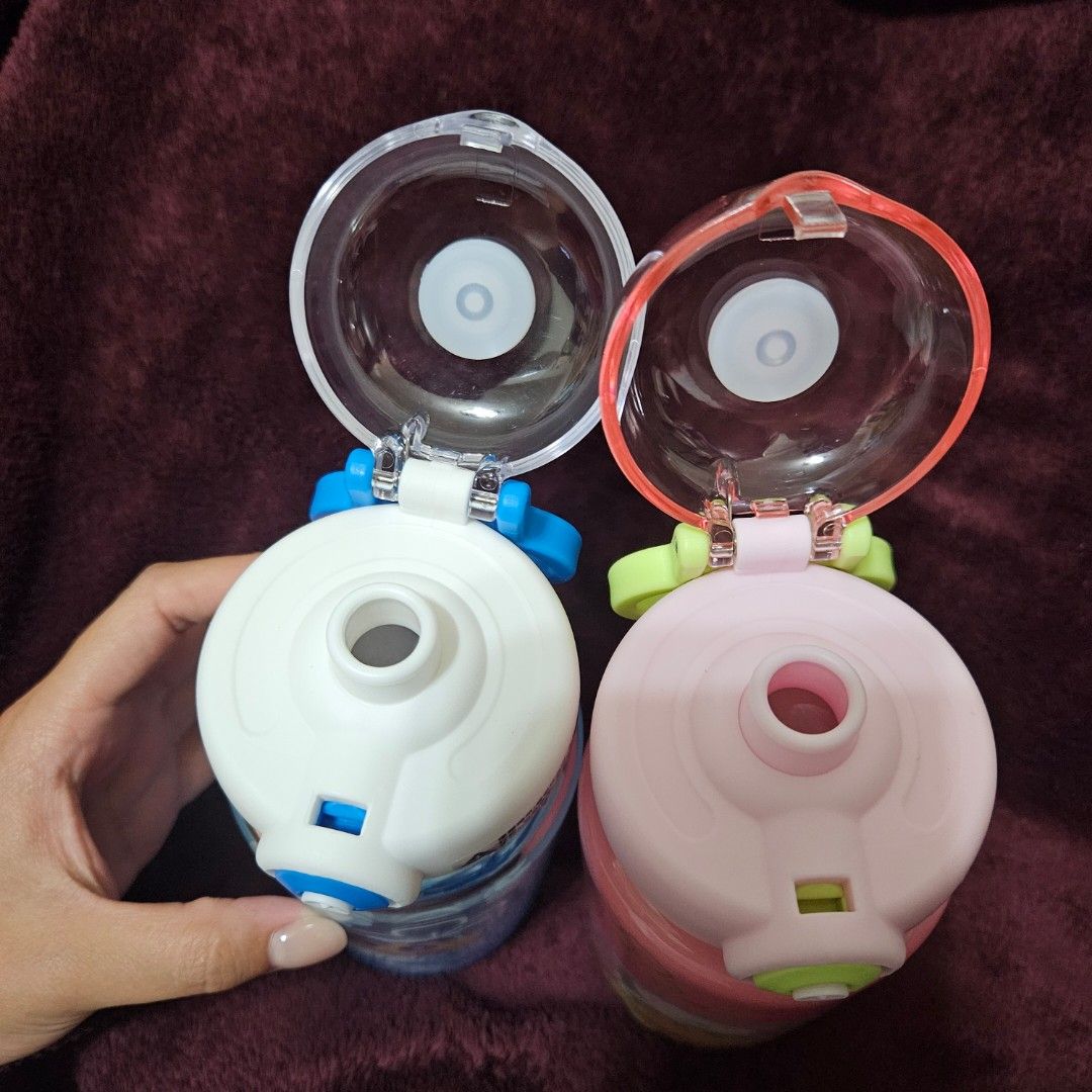 由 christy_1021 (刊登 ID 1378515308，圖片 3) 提交，位於 台中市 (Taichung) 的 全新蠟筆小新玻璃水壺 (類別：水杯、水壺)，說明：蠟筆小新玻璃水壺1件250 2件一起帶400 僅拆封看有無破損 確認蓋子彈簧正常 配件全新無拆封。